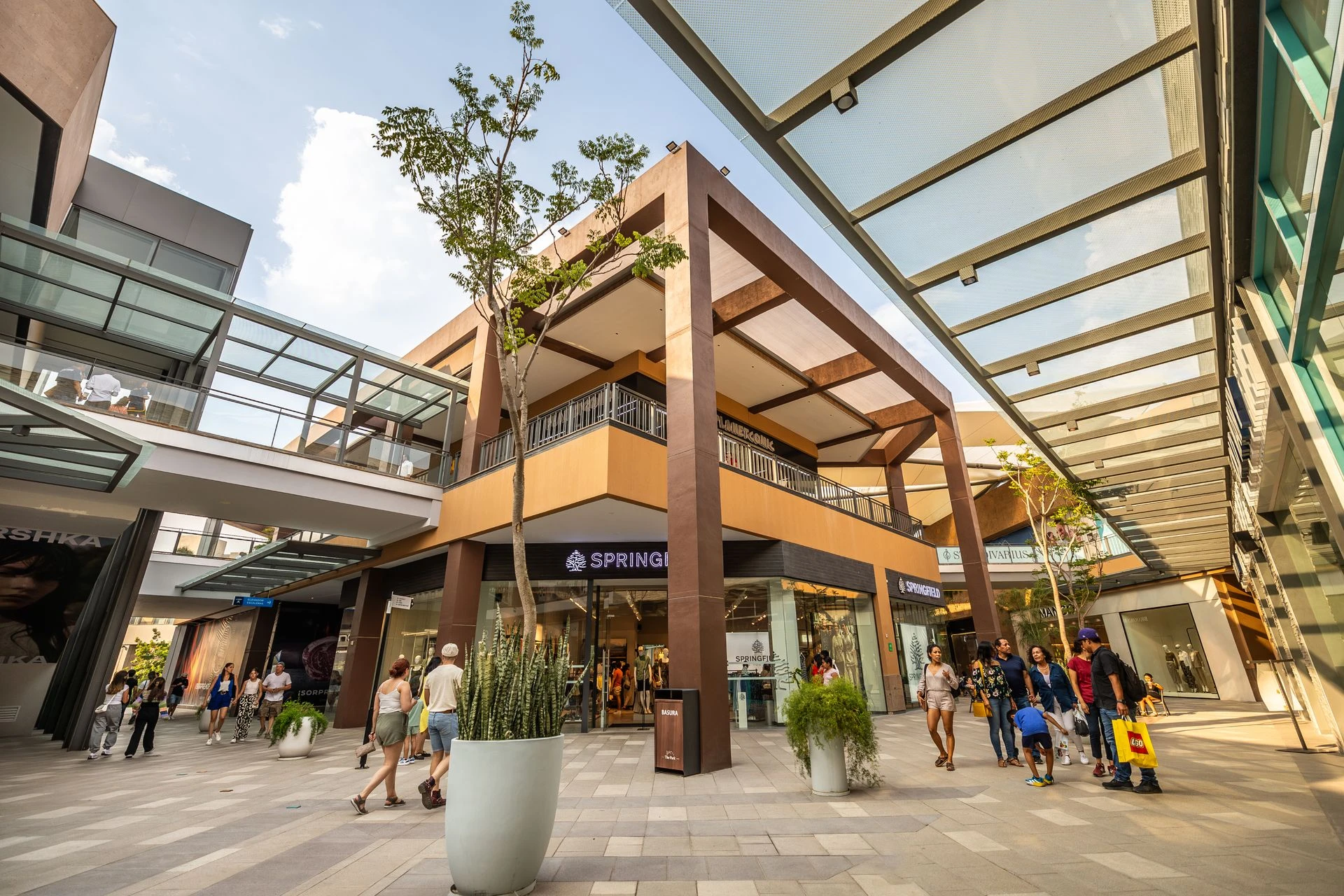 Plaza comercial de The Park